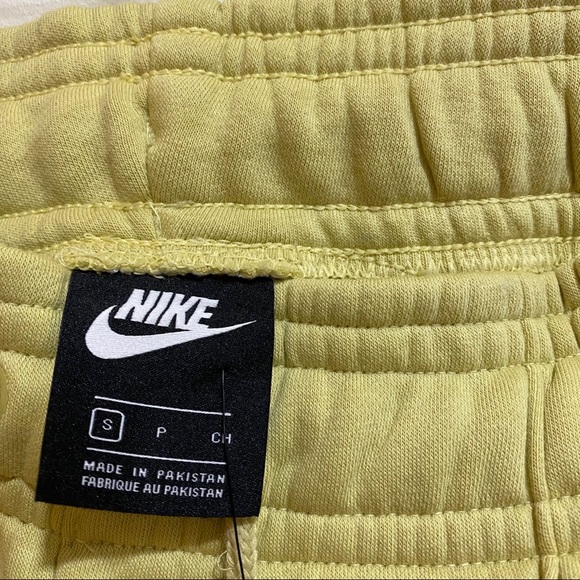 Nike high waisted wide leg sweatpants - Picture 5 of 8